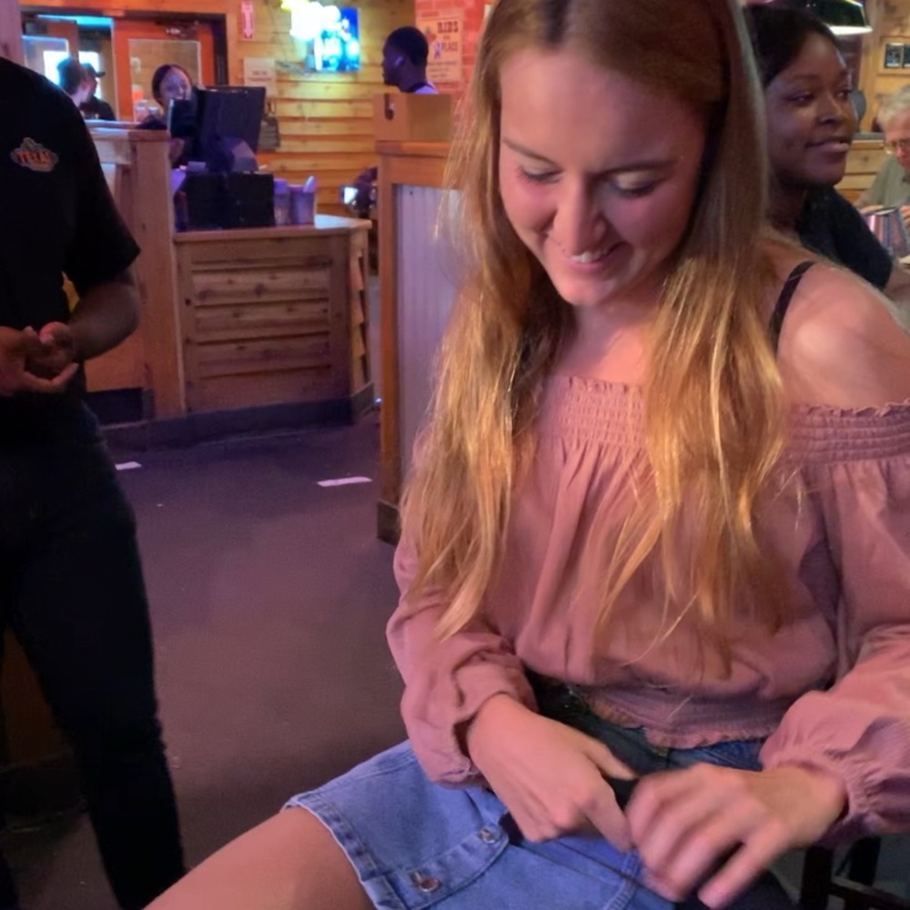 Meet your Posher, Sezin